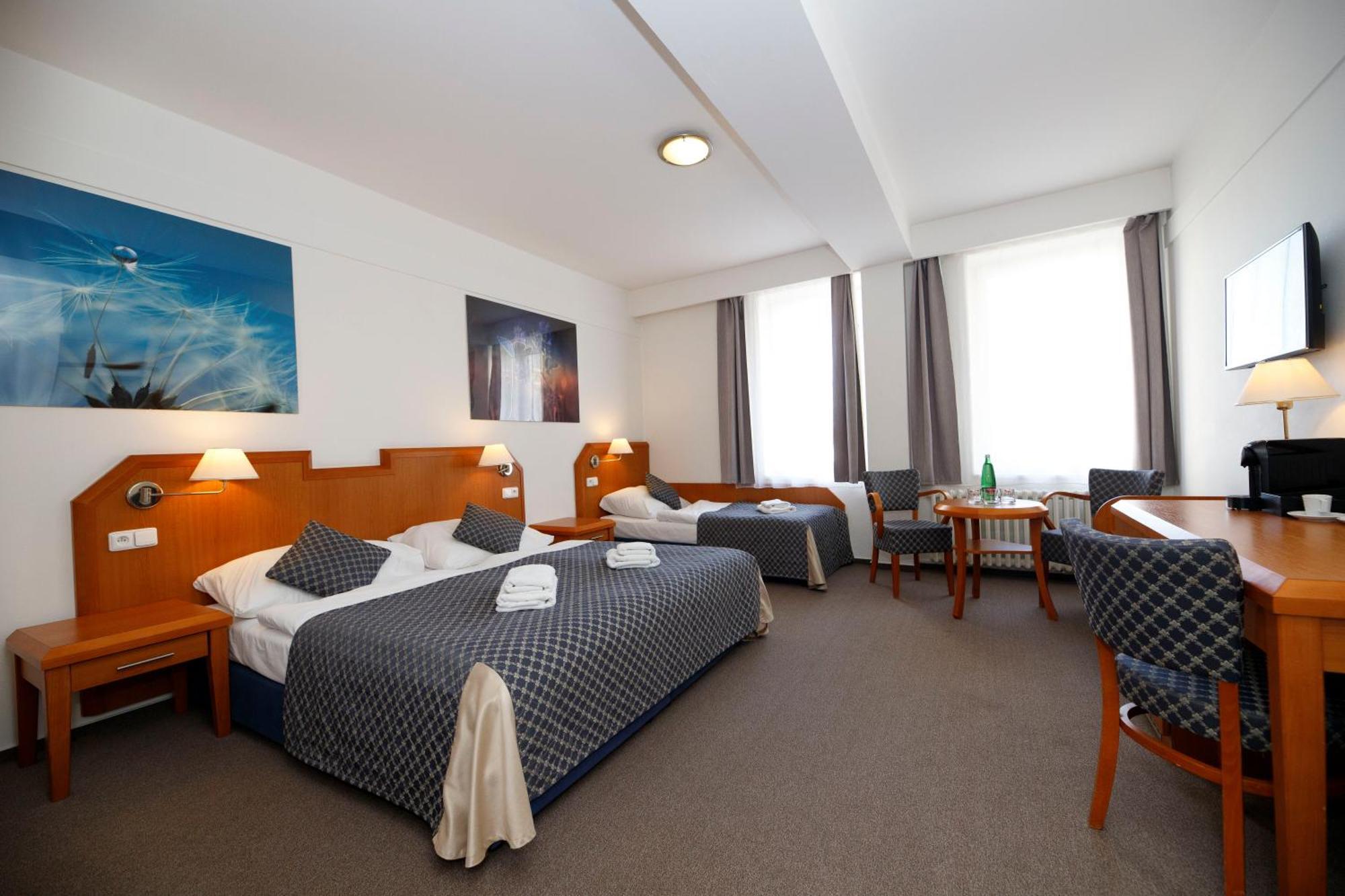 Lh Hotel Medinek Old Town Kutná Hora Eksteriør billede
