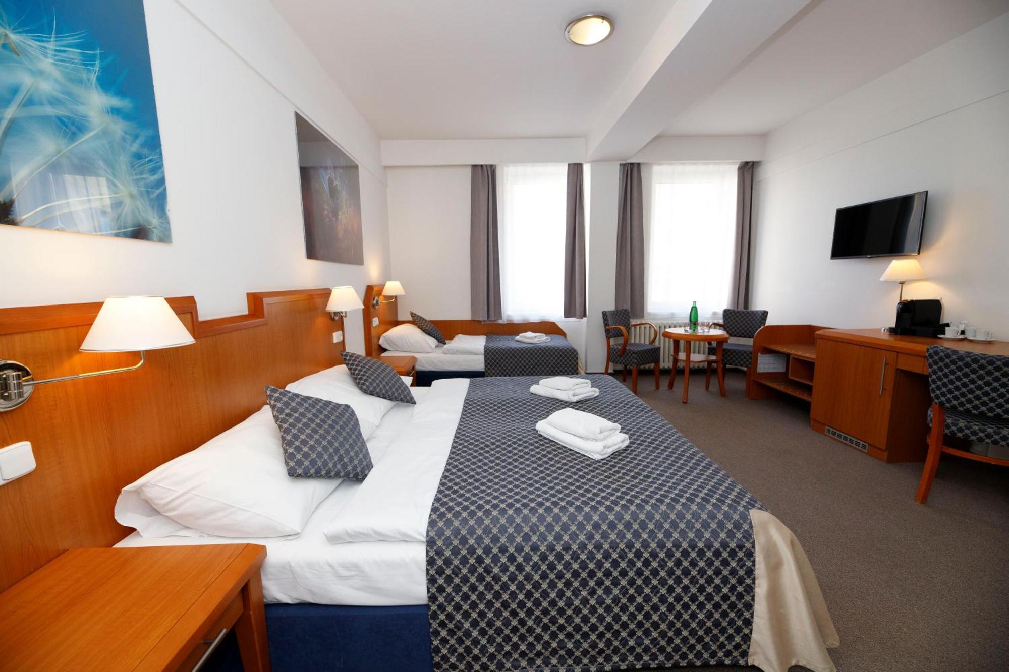 Lh Hotel Medinek Old Town Kutná Hora Eksteriør billede