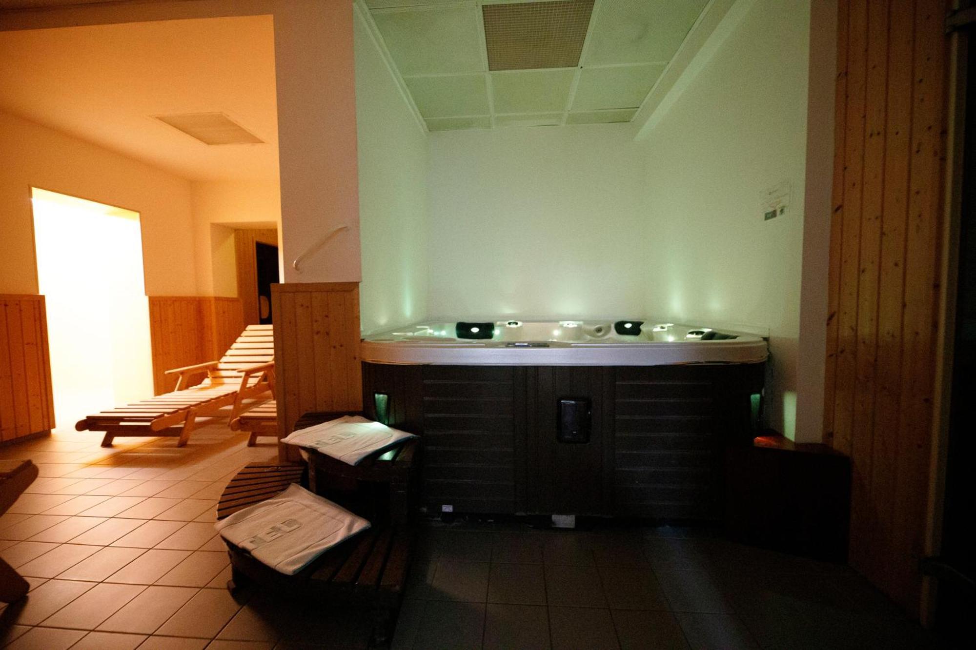 Lh Hotel Medinek Old Town Kutná Hora Eksteriør billede