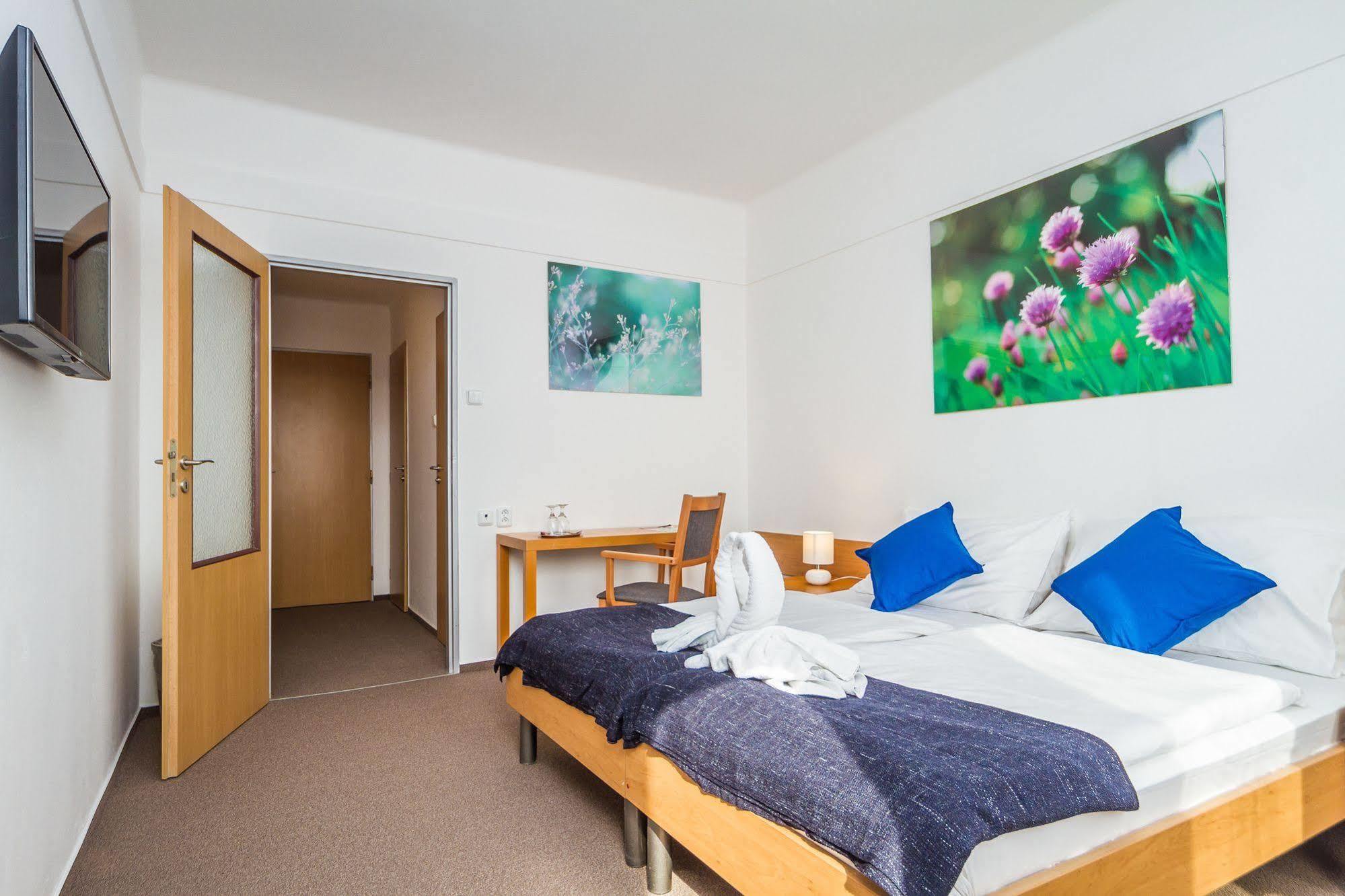 Lh Hotel Medinek Old Town Kutná Hora Eksteriør billede